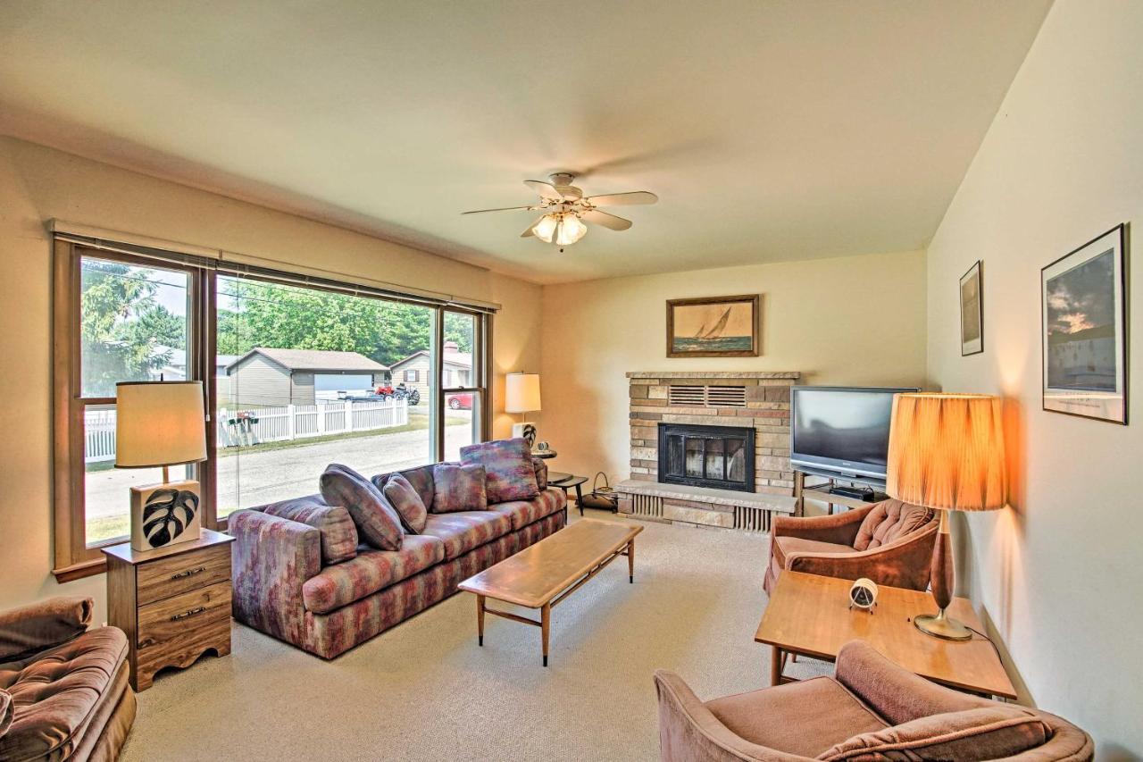 Lake Huron House With Grill And Beach Access! East Tawas Zewnętrze zdjęcie